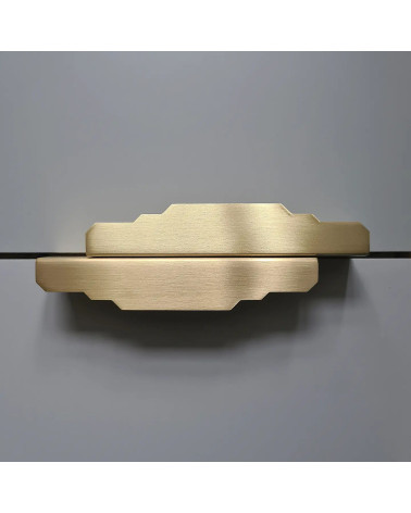 Maniglia per mobile in ottone spazzolato Karla Edge maniglia per camera installata leggermente sfalsata
