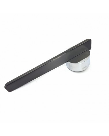 Maniglia per porta in zamak JUMELLE design vista inclinata su sfondo bianco