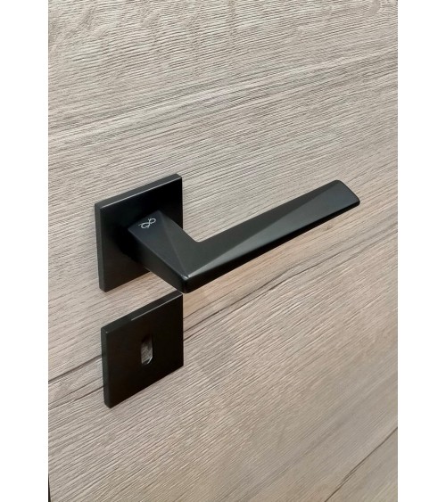 Maniglia per porta in zamak DIAMANT design colore 1