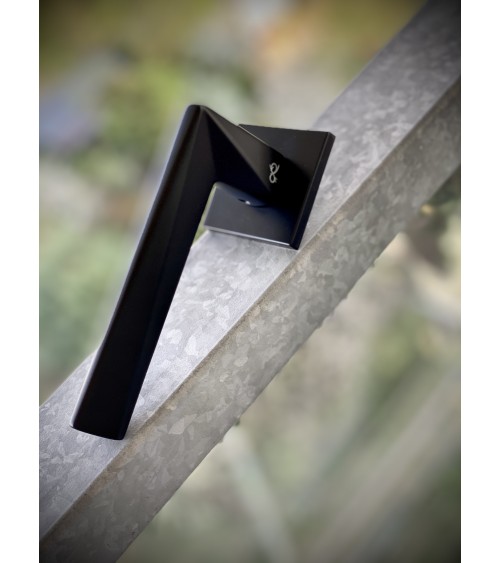 Maniglia per porta in zamak DIAMANT design colore 1