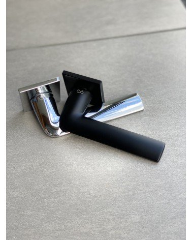 Maniglia per porta stile classico STINGER maniglia design con due colori