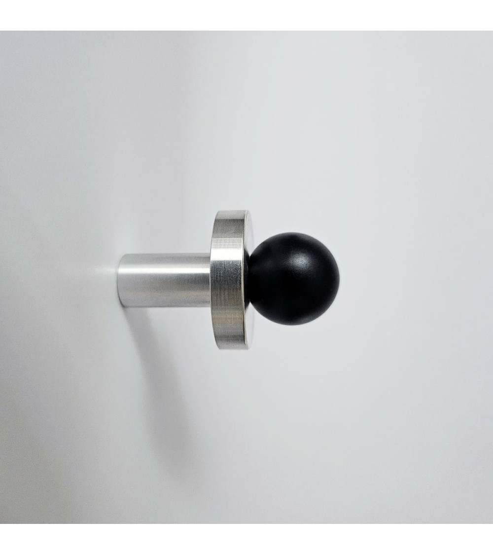 Appendiabiti da parete in ottone POLA inox e nero