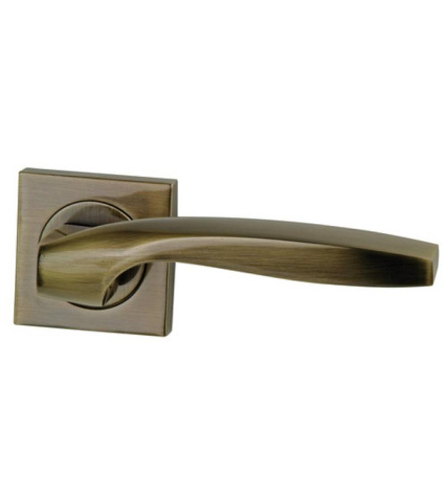 Maniglia per porta old school DORIS ferramenta design