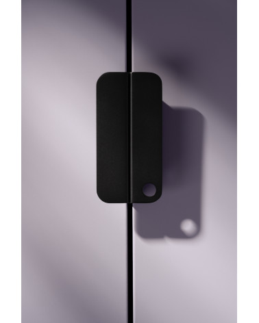 Maniglia per mobile nera EDIT maniglia design posizionata verticalmente