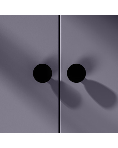 Pomello per mobile nero LUNA M maniglia design vista frontale montata su un mobile