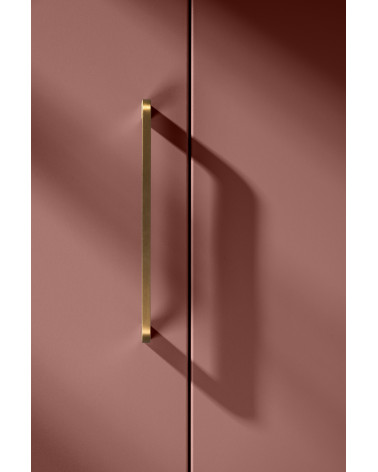 Maniglia per mobile in ottone ISA DOT maniglia design montata su un armadio
