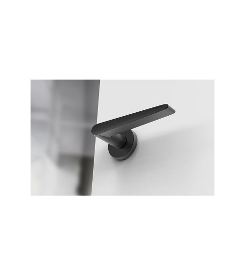 Maniglia per porta nera Arrow ferramenta design