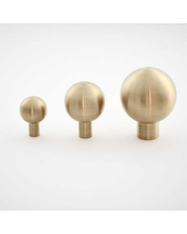 Pomolo per mobile in ottone Boule maniglia design vista frontale di dimensioni diverse