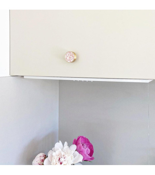 Pomolo per mobile in ottone e Pink Terrazzo maniglia design modello large