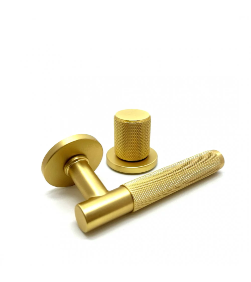 Duo asimmetrico maniglia e pomello porta testurizzato oro opaco Time maniglia design allineati orizzontalmente