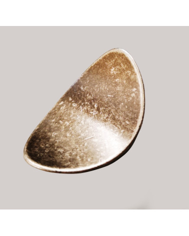 Pomolo per mobile argento anticato DIUNA maniglia design vista in prospettiva inclinata