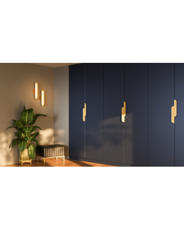 Maniglia per mobile oro opaco ZORIA allungata maniglia design montata su un armadio