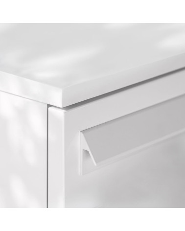 Maniglia per mobile bianco lucido VERBA maniglia design montata su un mobile