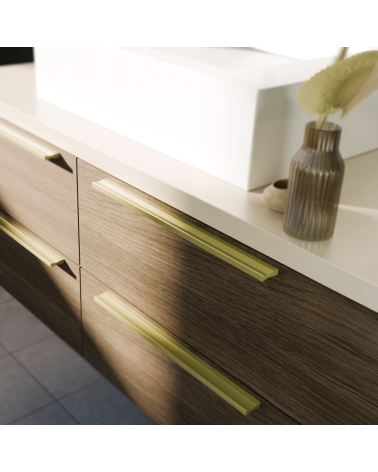 Maniglia per mobile anodizzata oro ESSEN maniglia design vista inclinata montata su un mobile