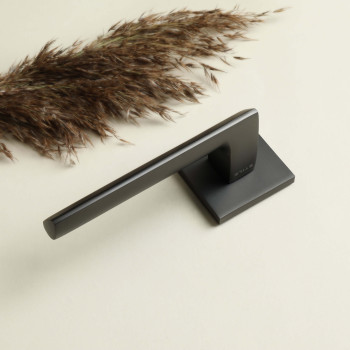 Maniglia per Porta grigio antracite, colore cannon de fusil | MILLAPOIGNEES